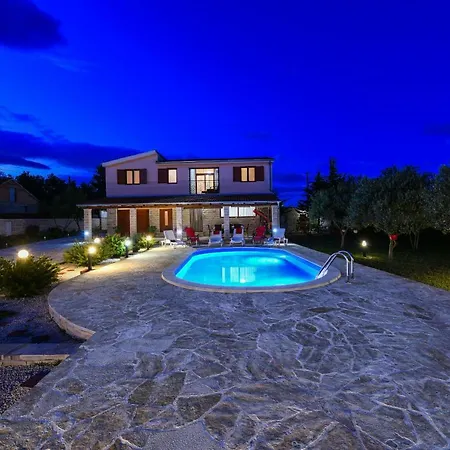 Ivana Zadarvillas 别墅 *