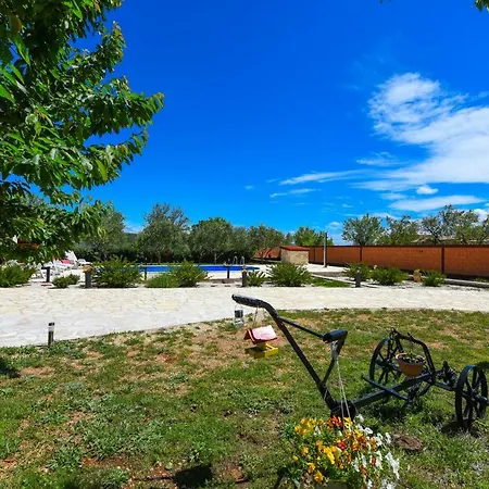 Ivana Zadarvillas 别墅