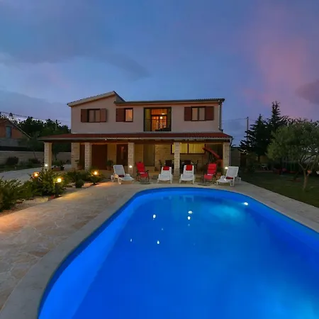 Ivana Zadarvillas Lisicici