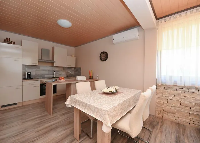 Ivana Zadarvillas Lisicici